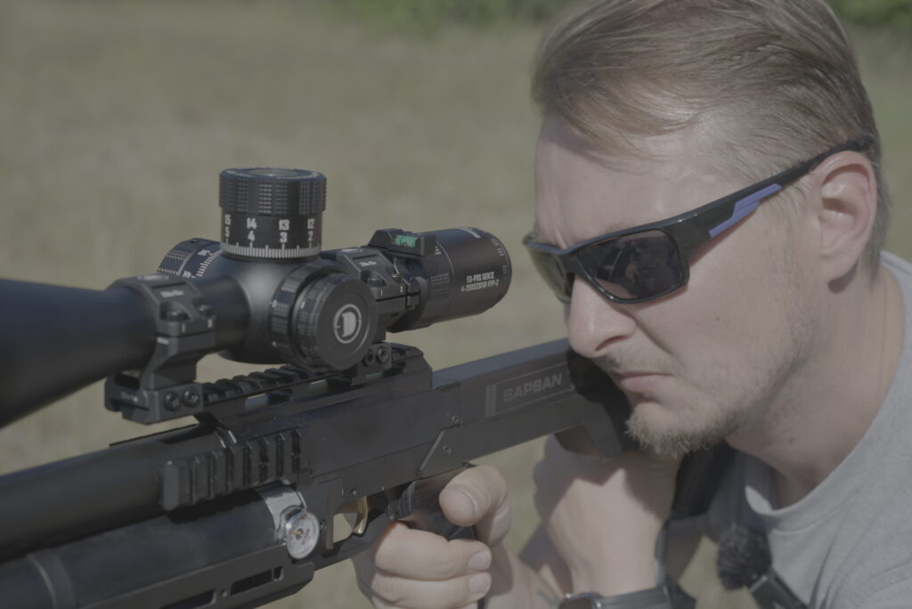 Osłona przeciwsłoneczna do lunety — mały dodatek, duża różnica?